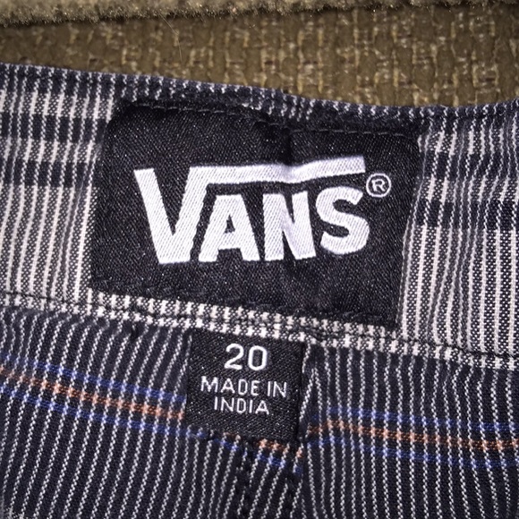 Vans plaid shorts - Picture 2 of 2